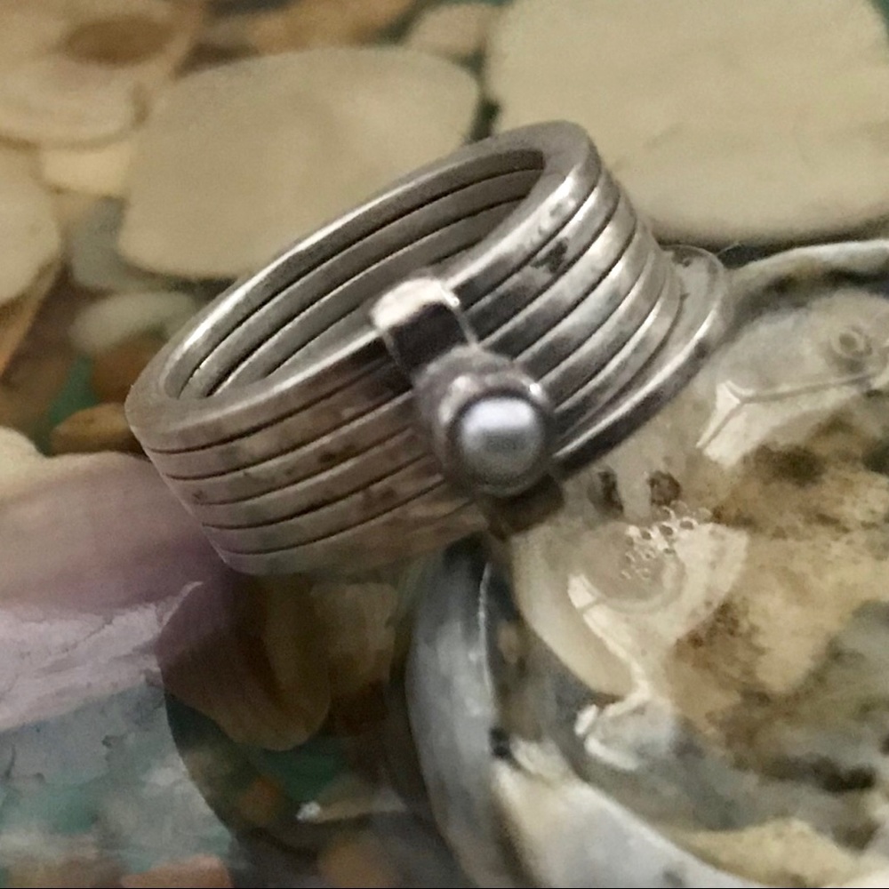 Sliding rings fidget ring
